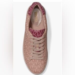 Michael Michael Kors Chapman
Lace-Up Platform Sneakers